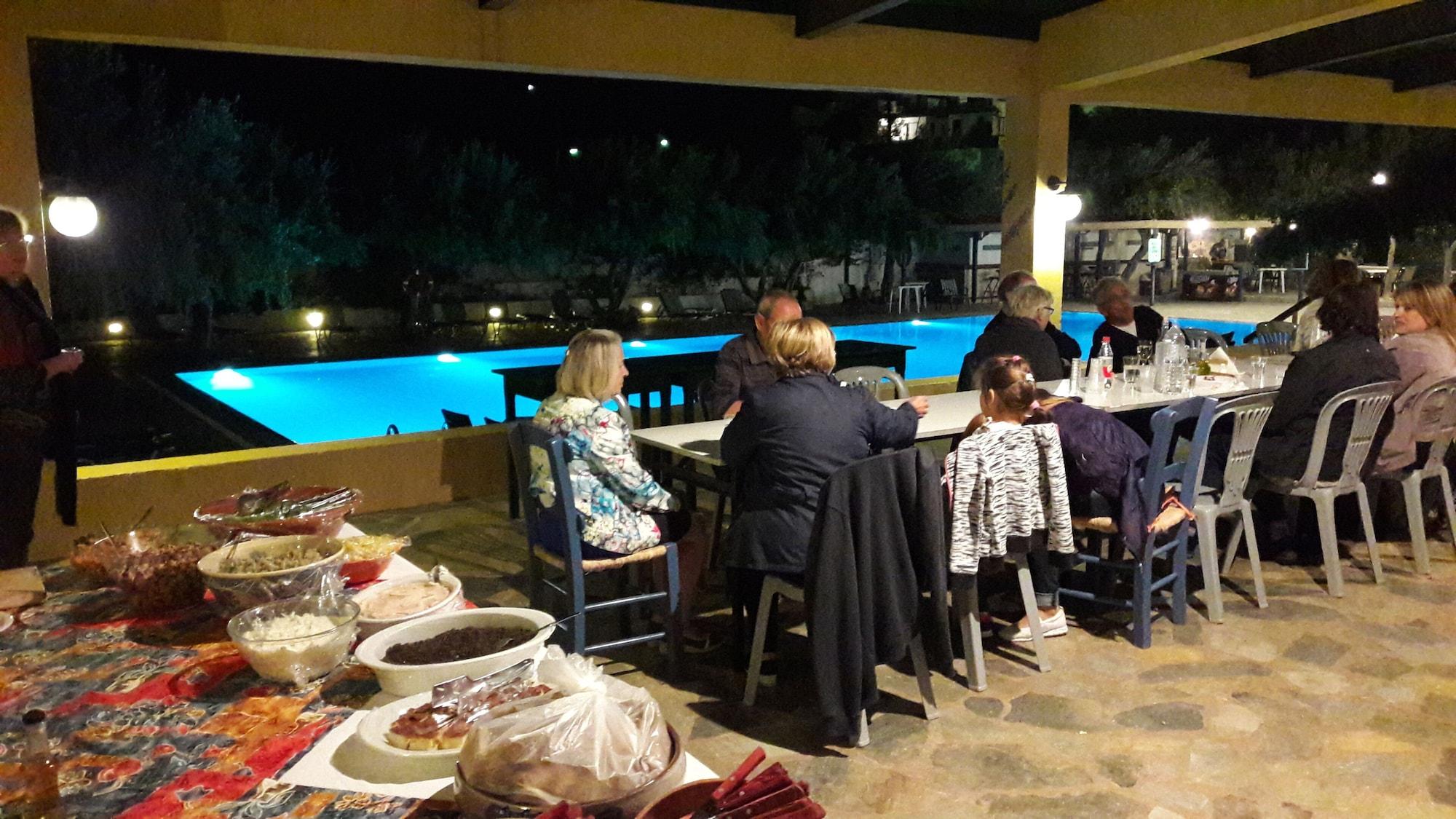 Villea Village Makrýgialos Buitenkant foto