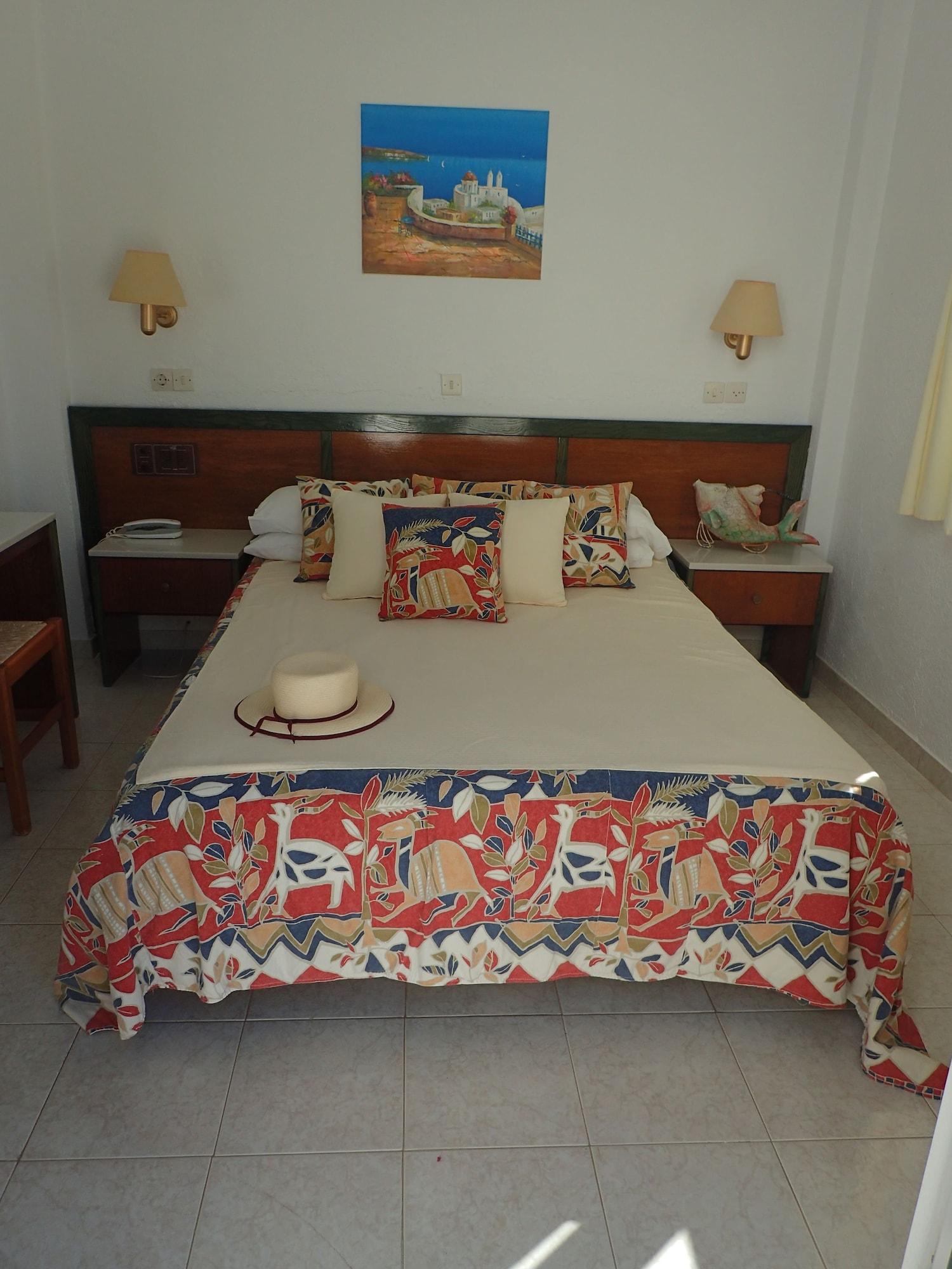 Villea Village Makrýgialos Buitenkant foto