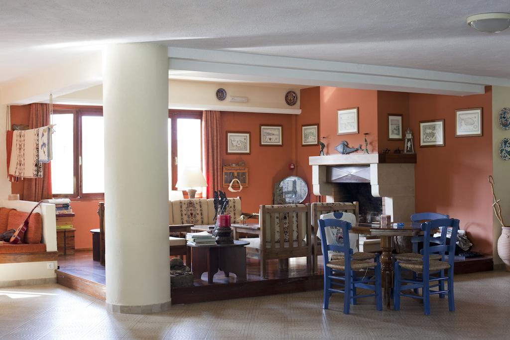 Villea Village Makrýgialos Buitenkant foto