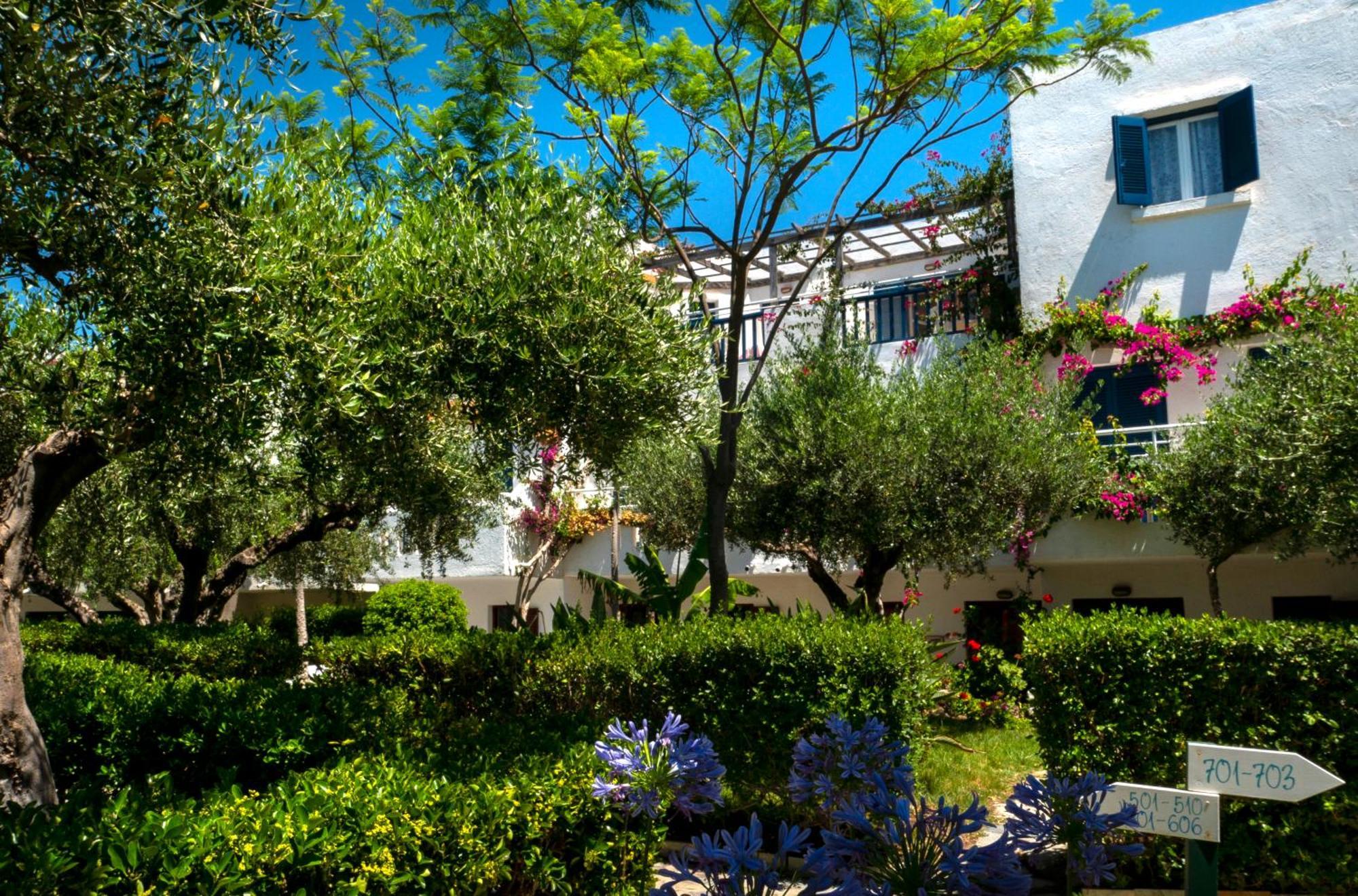 Villea Village Makrýgialos Buitenkant foto