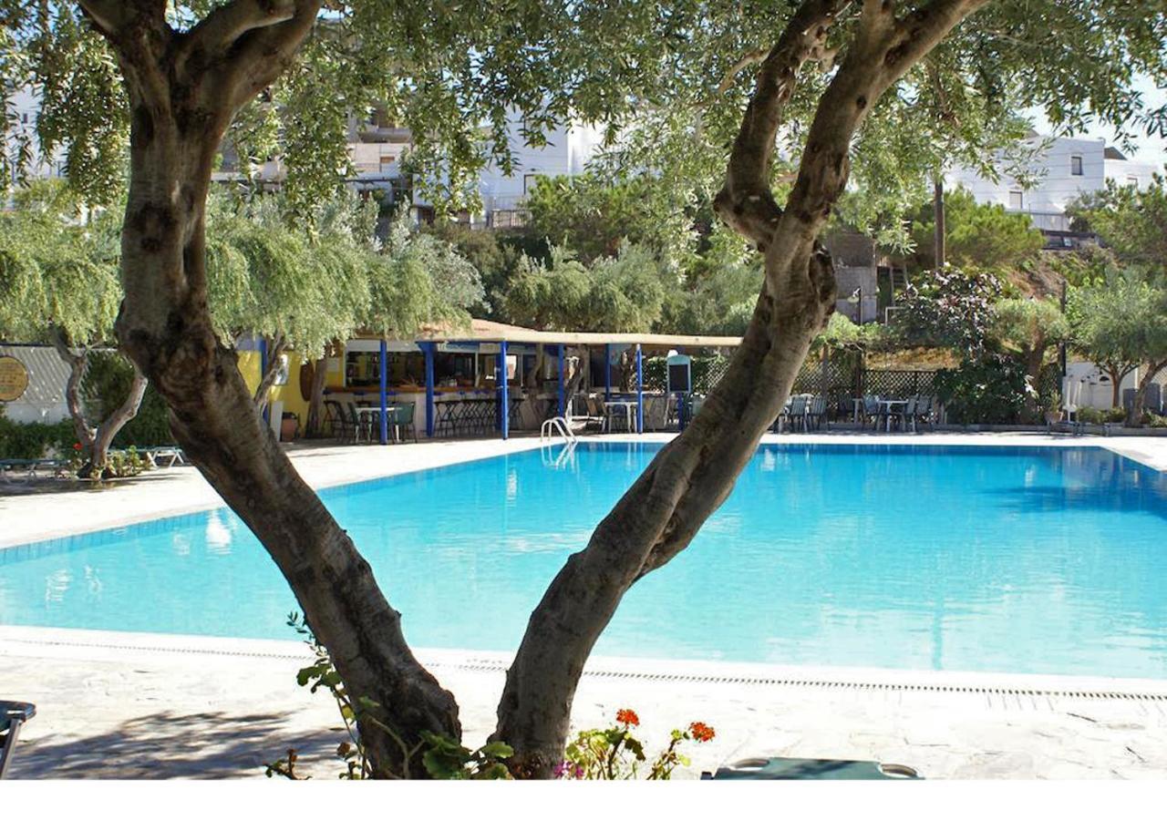 Villea Village Makrýgialos Buitenkant foto